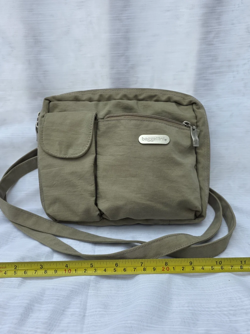 Baggallini Olive Crossbody Bag for Men - Compact Everyday Carry - Picture 1 of 9